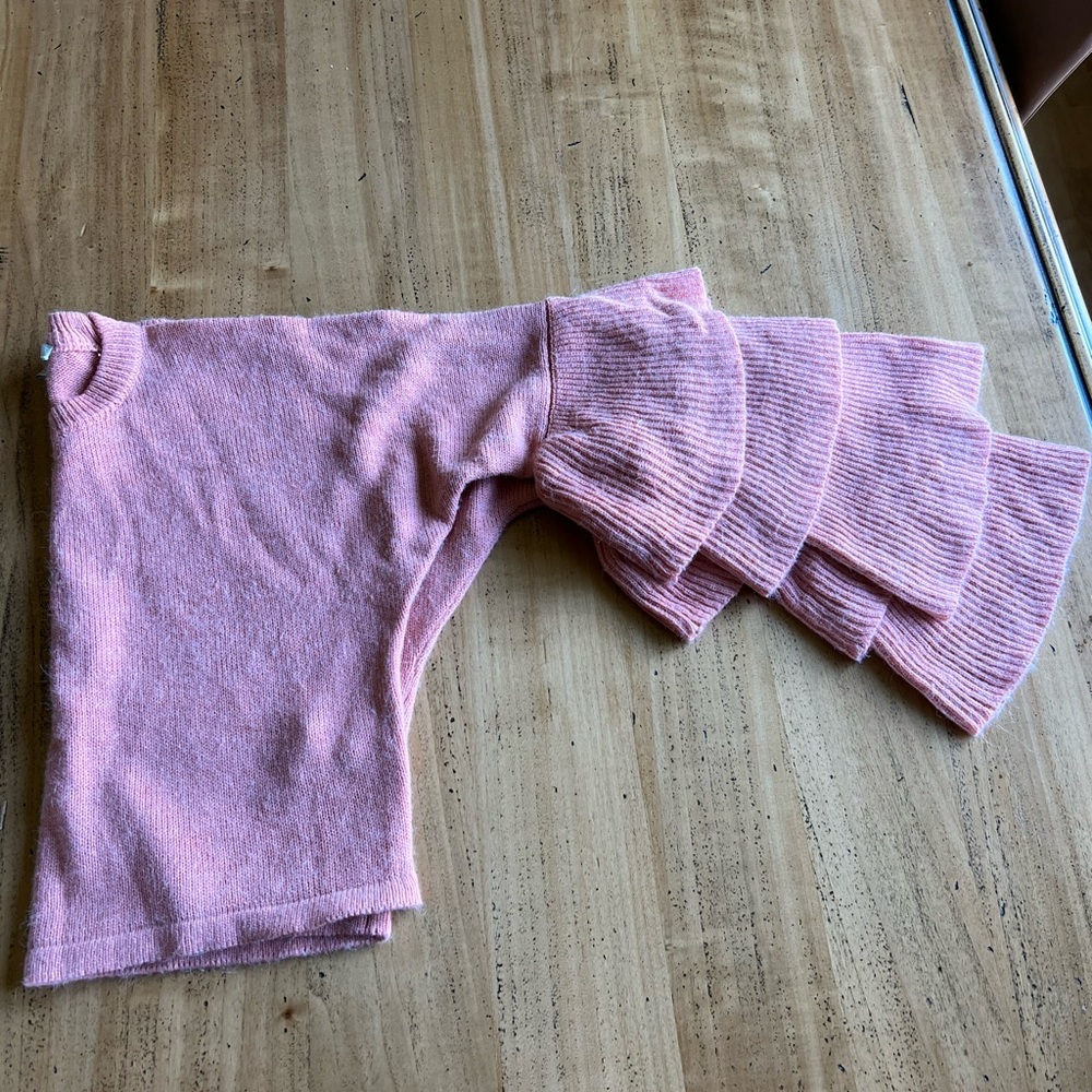 Cropped flare sleeve sweater